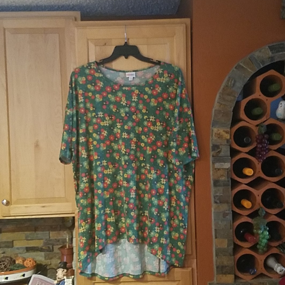 Lularoe Irma Floral Short Sleeve Tunic Top